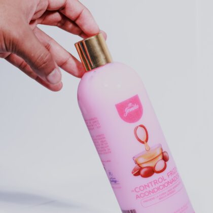 ACONDICIONADOR CONTROL FRIZZ